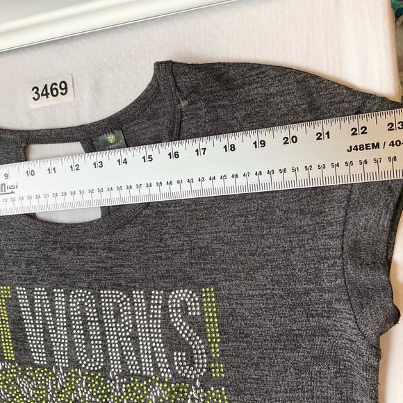 It Works! Women Short Sleeve T-shirt size L, Gray, Rhinestones & Slit Back - Picture 2 of 8